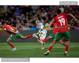 有惊无险，小麦和孔蒂所乘飞机警告灯误报导致飞机迫降