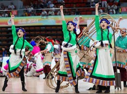 雪花摩天轮为主体 哈尔滨马拉松完赛奖牌亮相